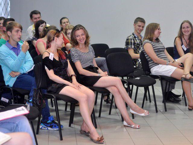 На "Smart Meetings" молодь приваблює і жвава невимушена атмосфера спілкування, і можливість зблизька побачити відомих успішних рівнян, напряму поставити їм запитання, які цікавлять, і отримати заряд енергії та позитиву для нових життєвих звершень