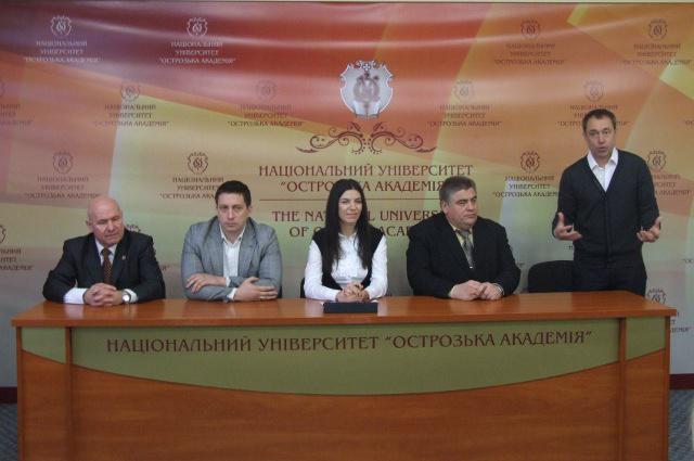 Віктор Данилов вітає переможців проекту