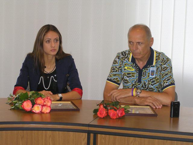 Рівненська легкоатлетка Ольга Земляк, вихованка тренера Ярослава Нечипорця, на Олімпіаді-2012 у Лондоні зайняла четверте командне місце в естафеті. Серед 5 рівненських олімпійців наймолодша учасниця продемонструвала найвищий результат