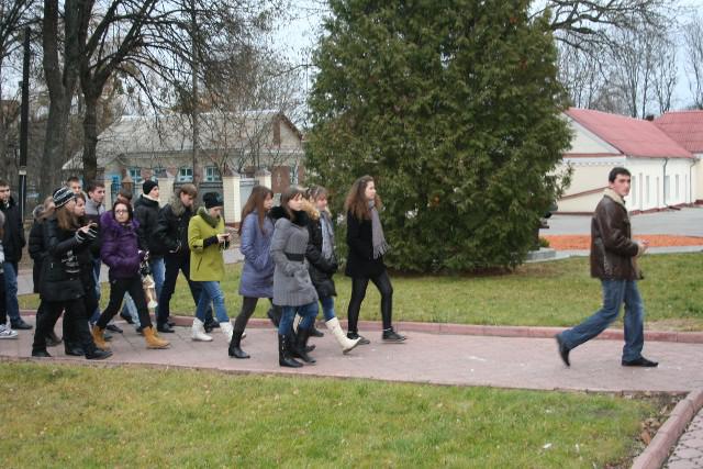 Для учнів із різних регіонів організовують не лише цікаве та корисне навчання, а й екскурсію Острозькою академією - першим університетом Східної Європи з унікальною історією