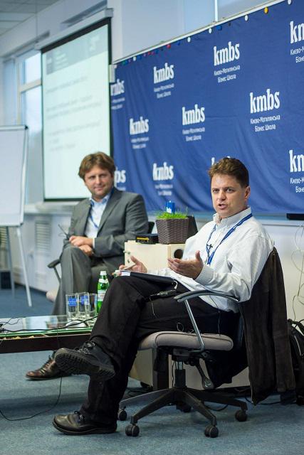Михайло Винницький із Тарасом Лукачуком, головою правління "Монделіс Україна" (відкрита зустріч "Нові економічні умови: яка відповідь бізнесу")