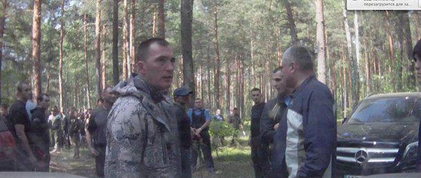 На місці розборок за бурштин нардепа від Партії регіонів Володимира Продивуса зафіксували відео реєстратори та чимало свідків